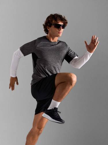 Футболка спортивная унисекс Storm, черная фото 8