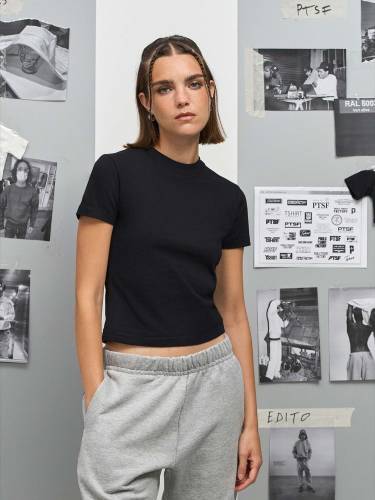 Футболка женская Lilia, черная фото 7