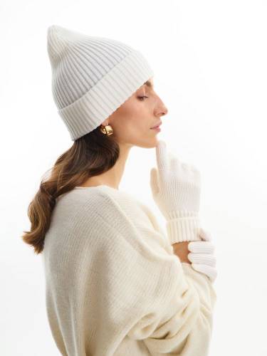 Шапка Bernard, молочно-белая (ванильная) фото 7 Шапка Bernard, молочно-белая (ванильная) фото 7