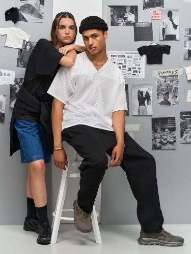 Футболка унисекс Nino с V-образным вырезом, белая фото 8