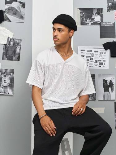 Футболка унисекс Nino с V-образным вырезом, белая фото 6