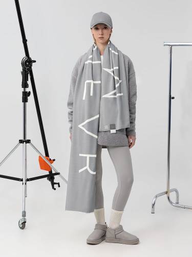 Шарф Bereg, молочный с серым фото 10